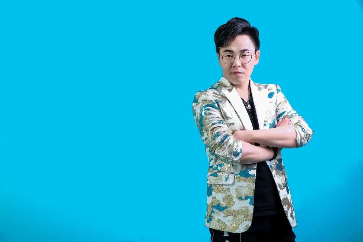 Feng Peng and Li Yixiao's new single "Brothers Worthy of Heaven" will ...