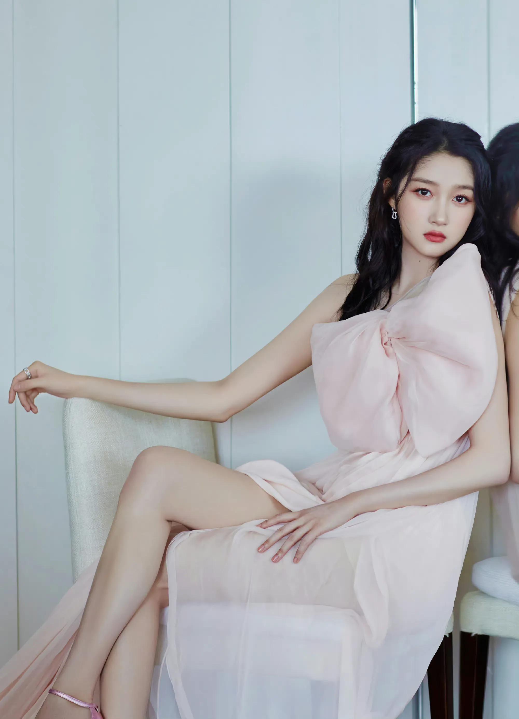 Guan Xiaotong - iNEWS