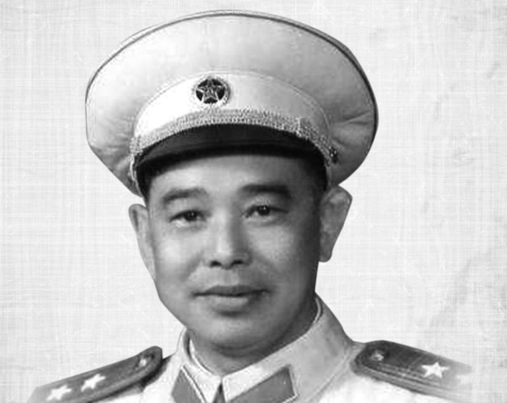 He Long's two favorite generals threw Peng Dehuai's phone and patted ...