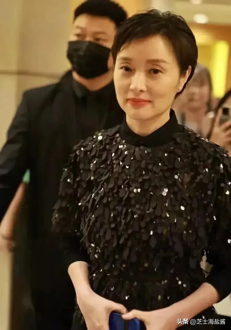 Actor Wu Yue posted angrily late at night! tenacity and dignity - iNEWS