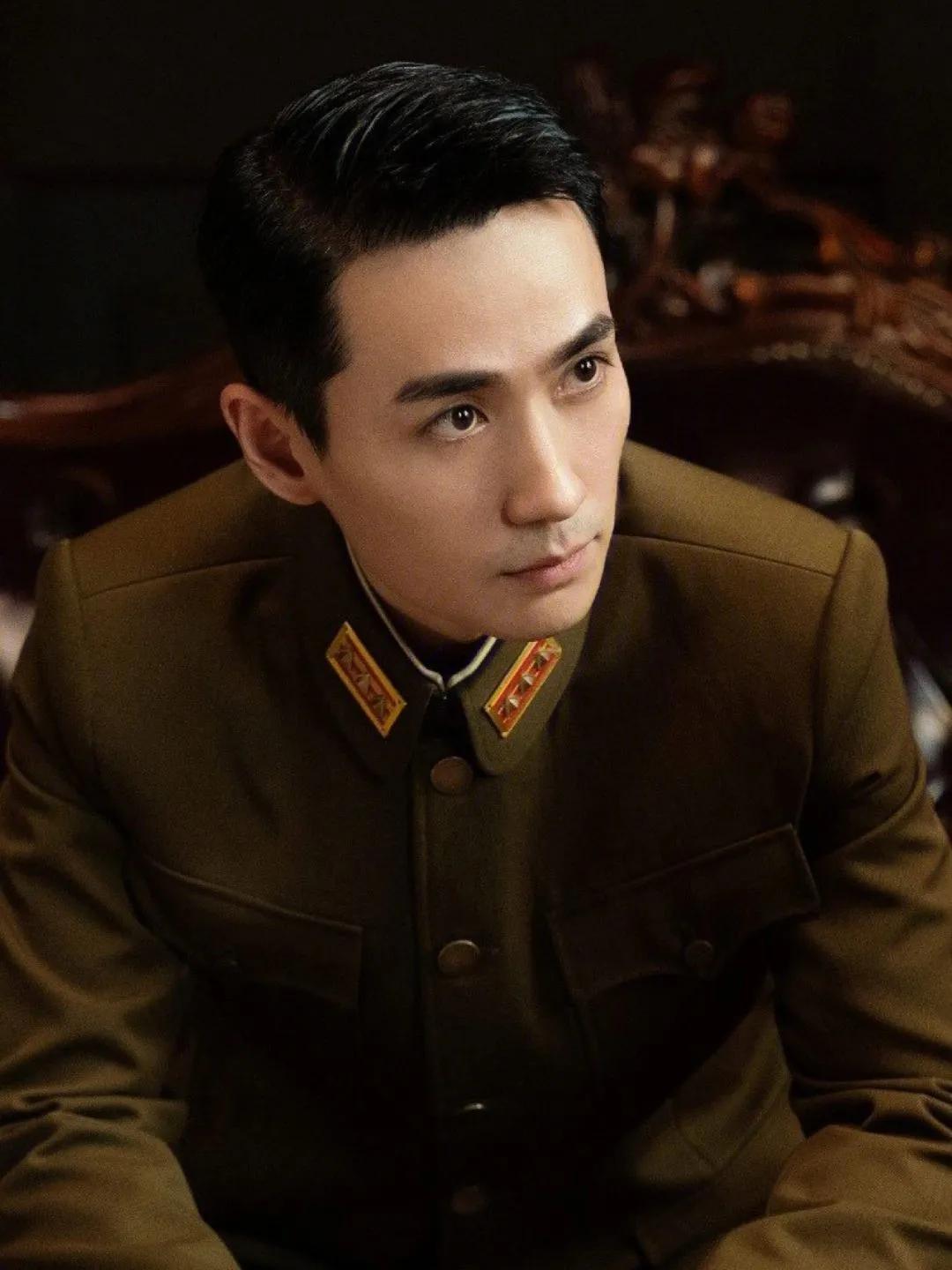 Nine male stars with online appearance and acting skills - iMedia
