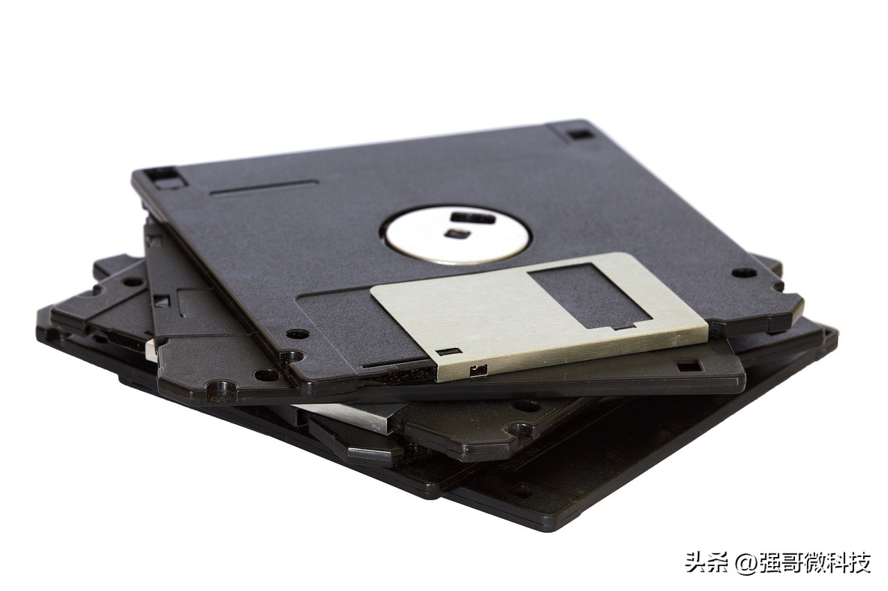 Removable storage device floppy disk, have you used it?Japan will