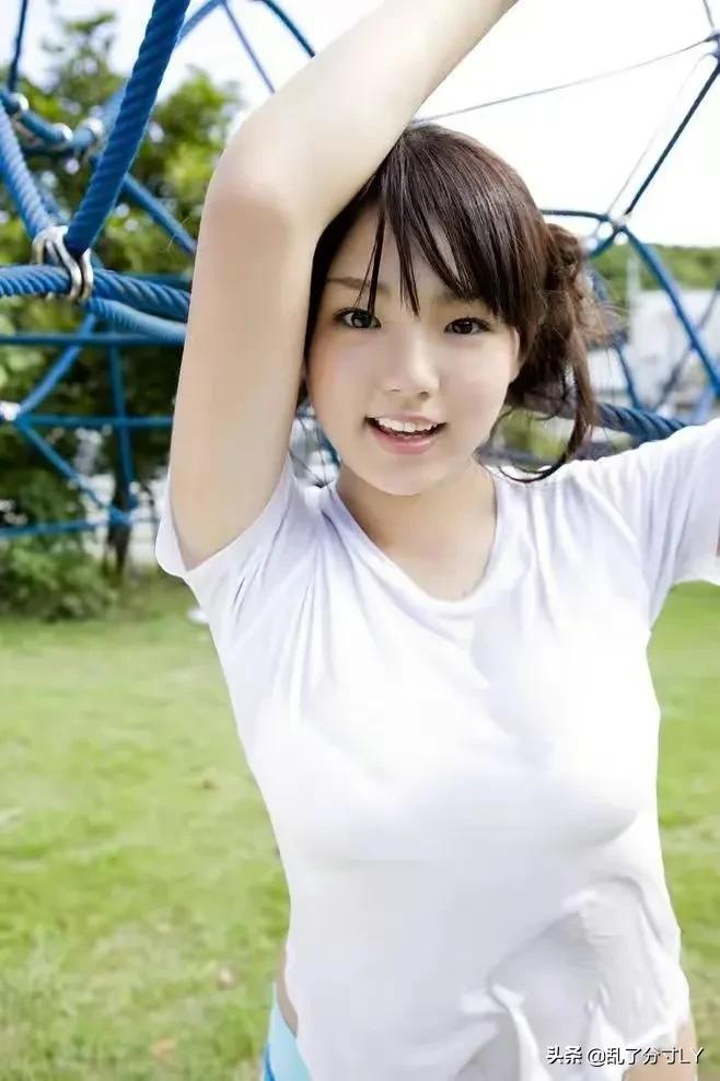 658px x 988px - Photo of popular Japanese actress Ai Shinozaki - iMedia