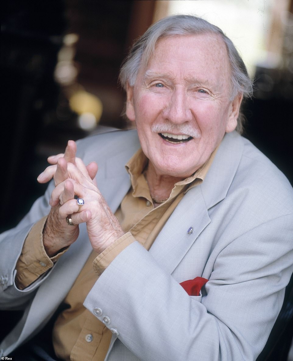 Legendary Actor Leslie Phillips Dies - INEWS