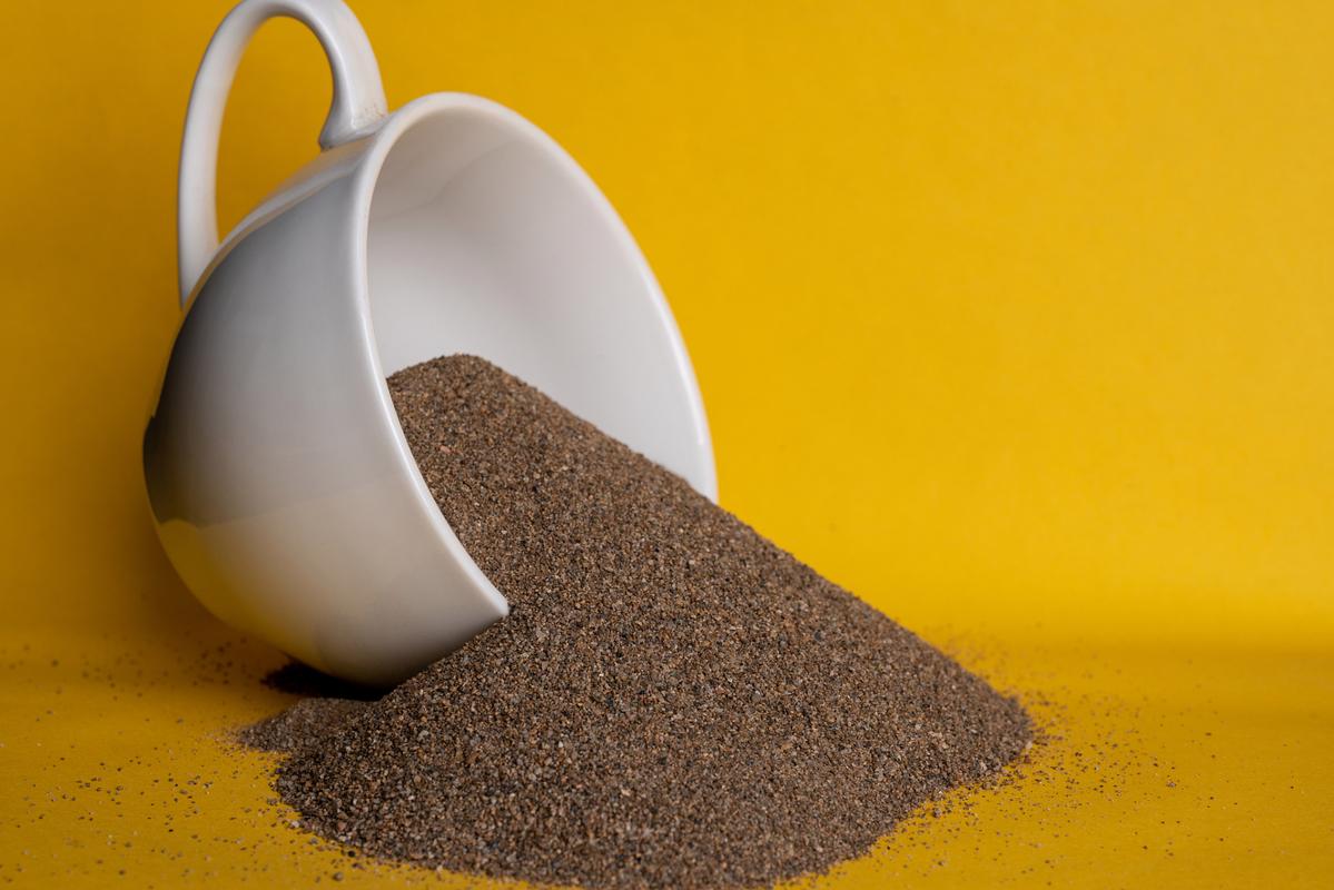 The incredible "fluidized bed", the sand flows like a liquid, do you