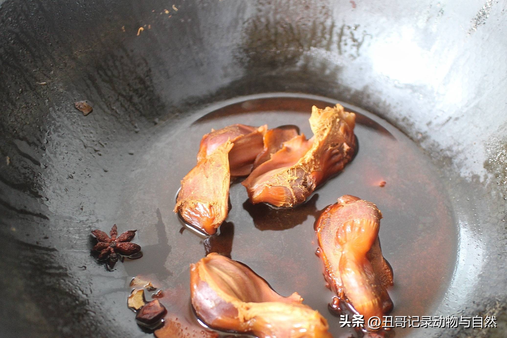 Braised duck gizzard tastes much better than duck meat - iNEWS