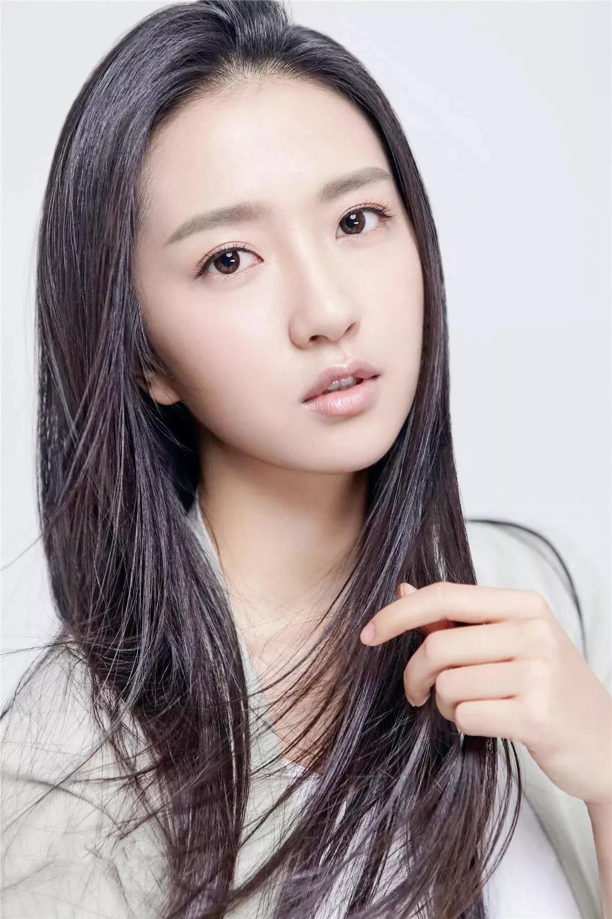 The sweet goddess Xu Lingyue: gentle and soft, exuding charming and ...