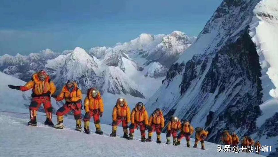 Everest spring climbing season ends, 12 dead and 5 missing Why are
