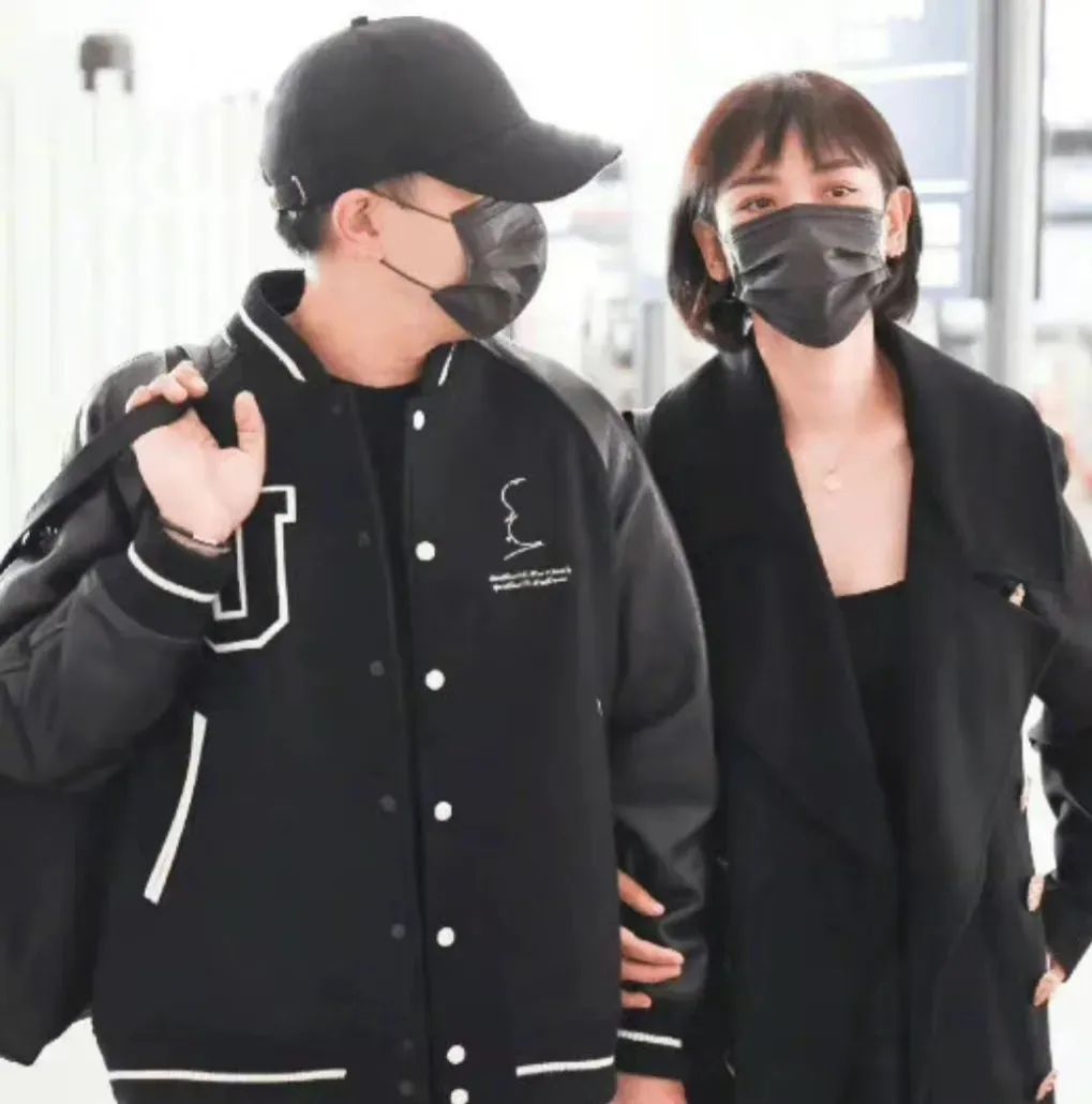 Yang Mi's former father-in-law made green tea and praised Li Xiaofeng ...