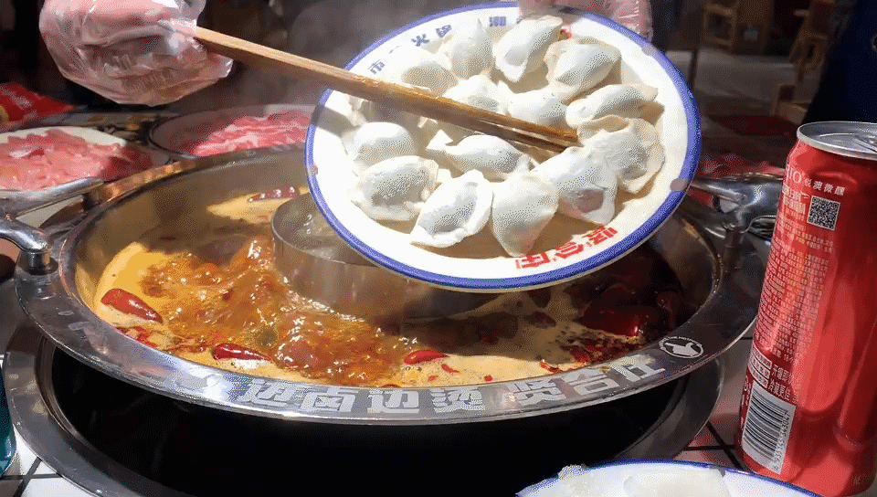 In the cold of the winter solstice, hot pot comes to warm up, reunion ...