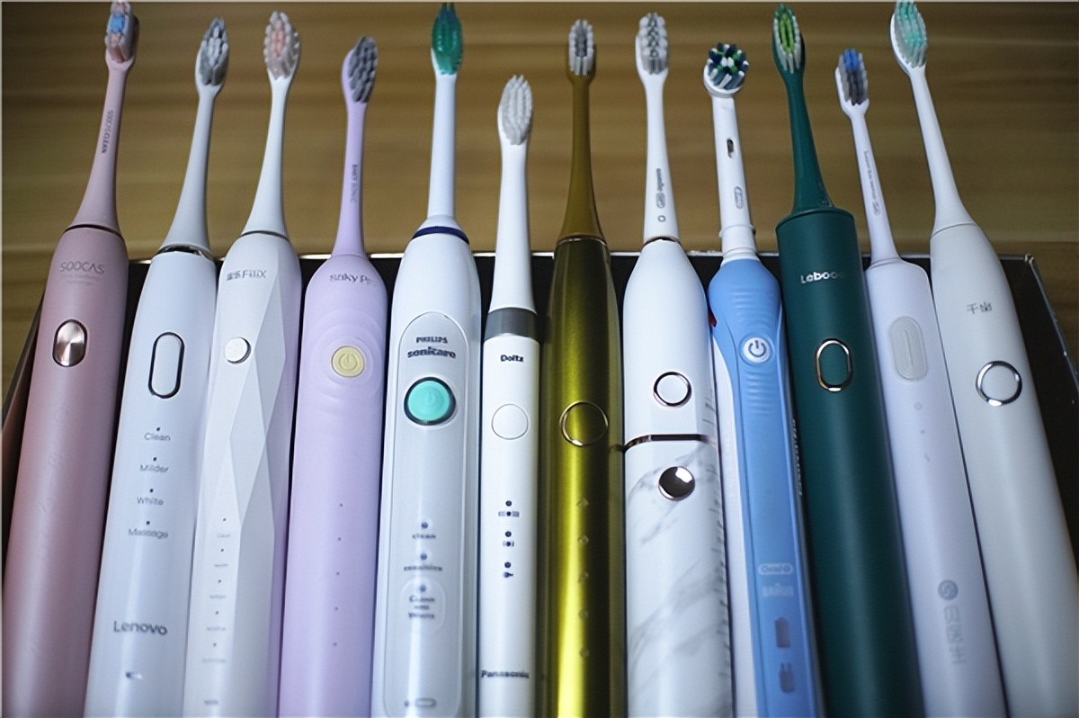 What are the dangers of using an electric toothbrush? Warning of three