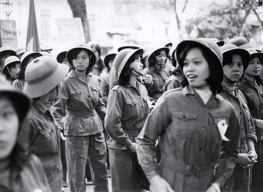 During the Vietnam War, Vietnamese female soldiers would take off their clothes directly when they were captured? What is the reason behind