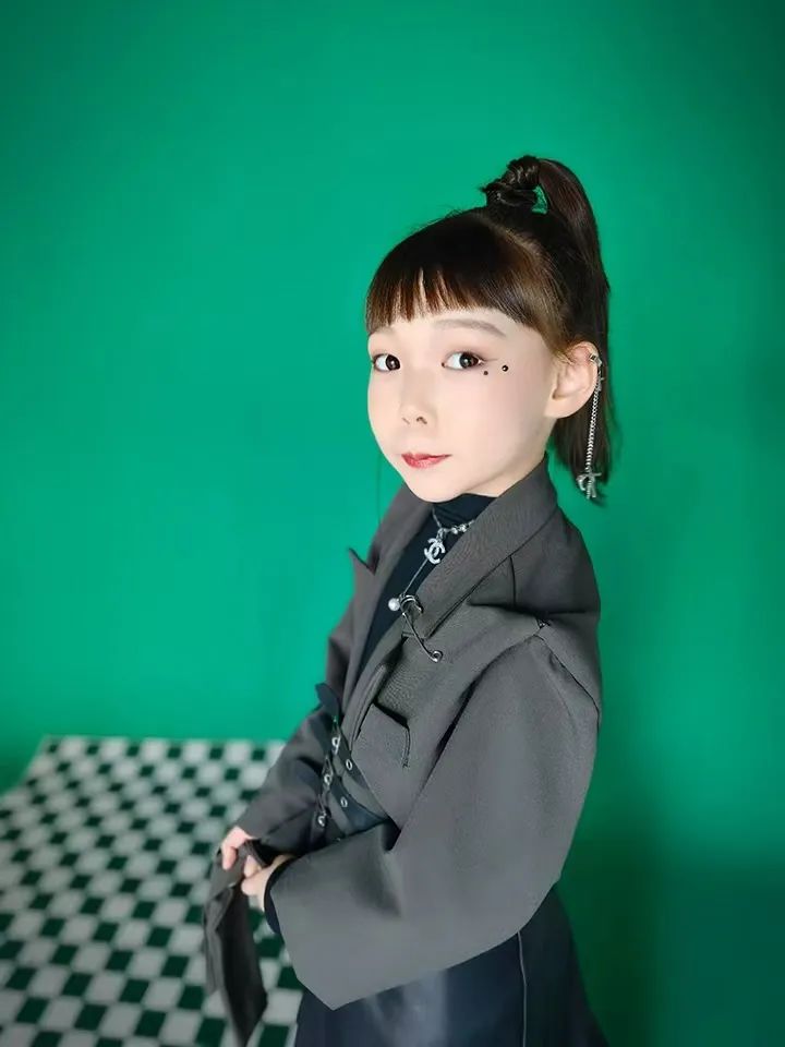 The most popular little supermodel - Liu Ruoxi "Chasing dreams, there ...