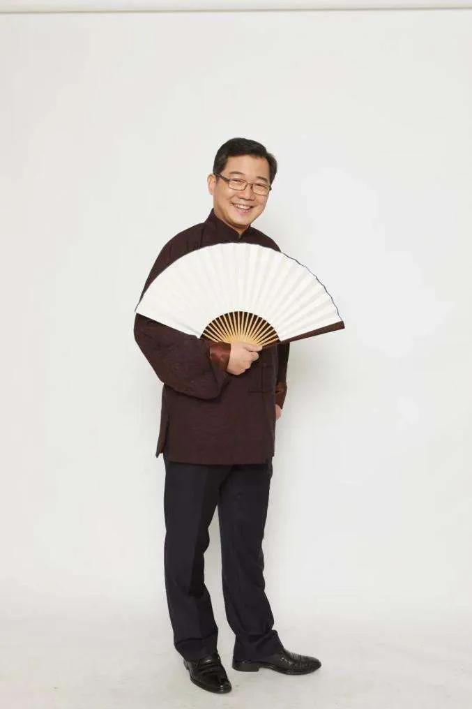 Do you know how much the appearance fee of a comedian in the