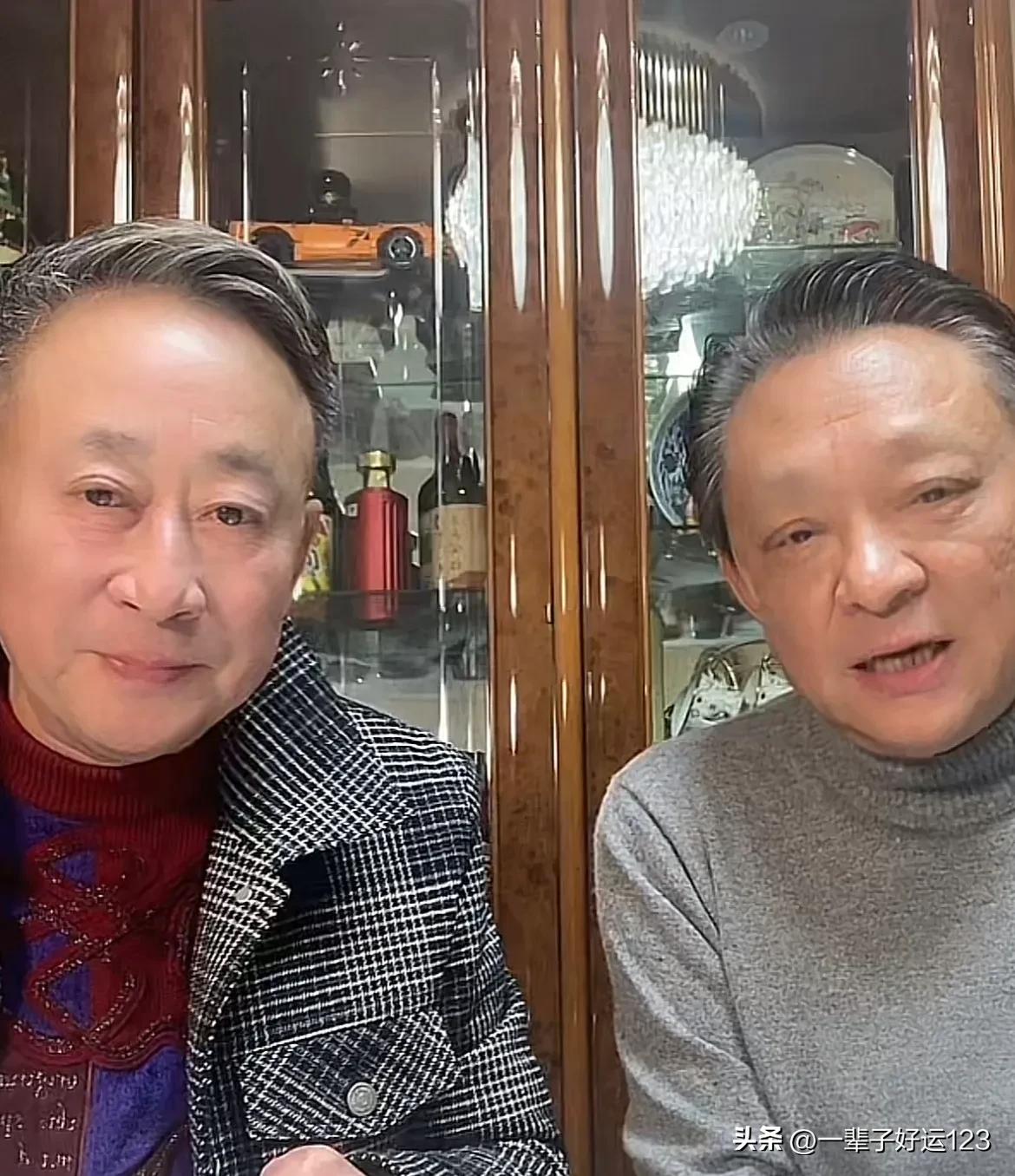 Mao Mengda teamed up with Gong Renlong for a live broadcast, laughed