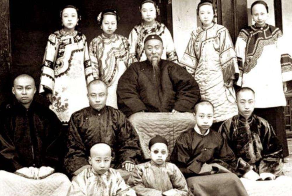 Zhang Ailing's grandmother Li Juou: The marriage of old husband and ...