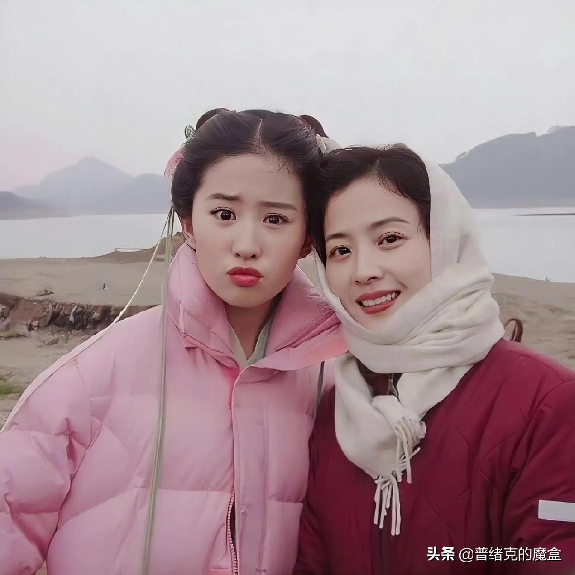 A Group Photo Of Liu Yifei And Her Parents, Let's See Who She Is More 