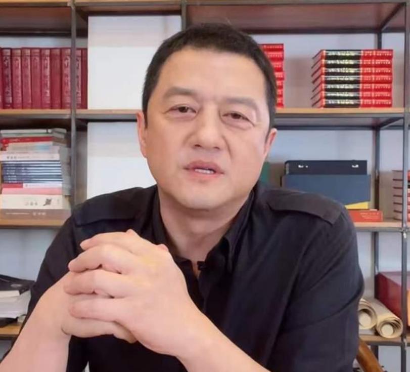 50yearold Li Yapeng wears ancient costumes for a recent photo