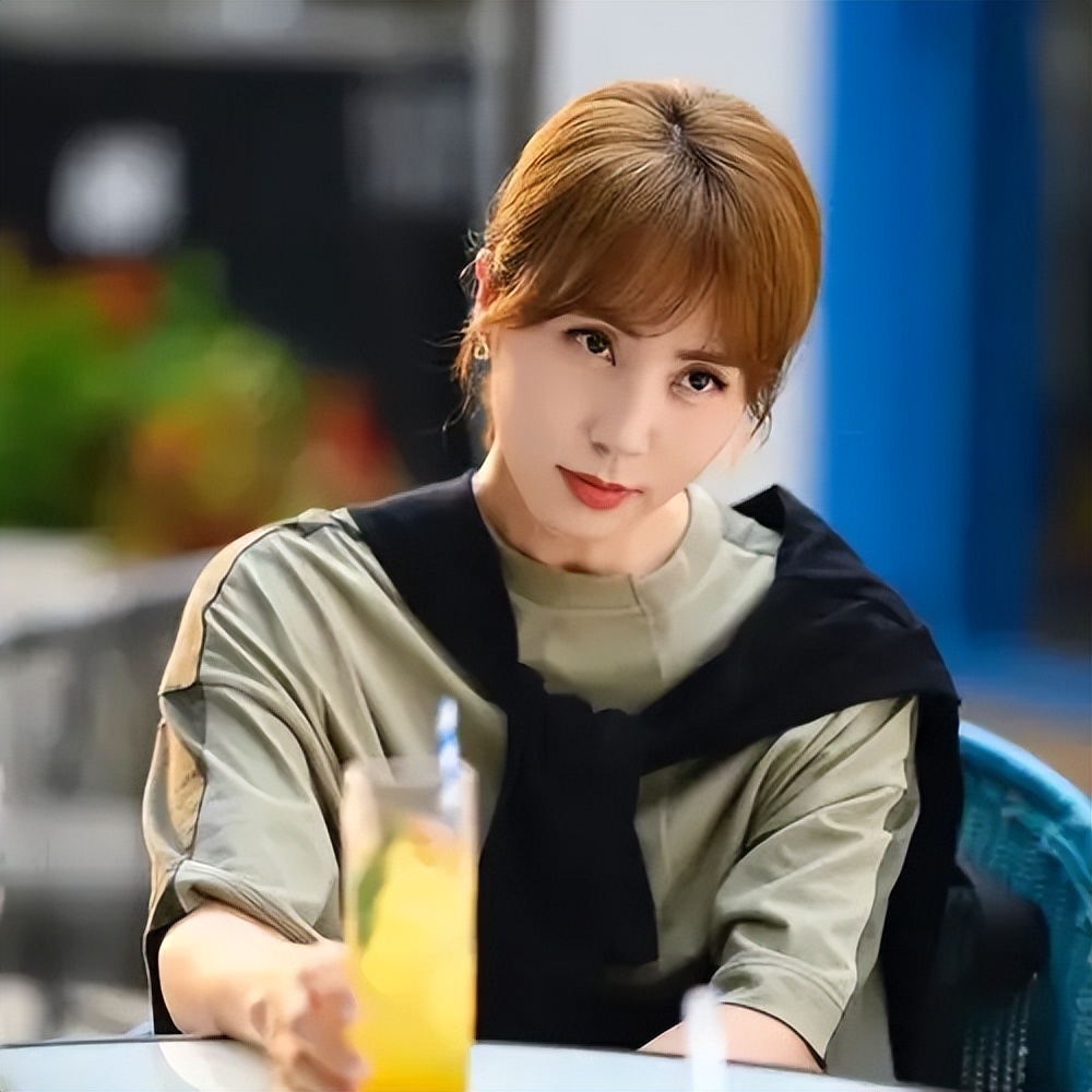 Regardless of "The Temptation of Wife" or "Wife's Choice", the essence