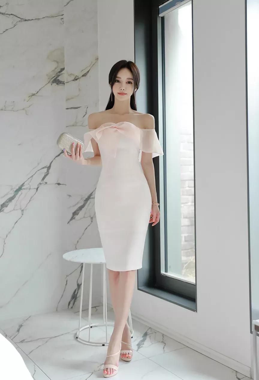 South Korea's No. 1 Internet celebrity Sun Yunzhu wears a pink chiffon ...