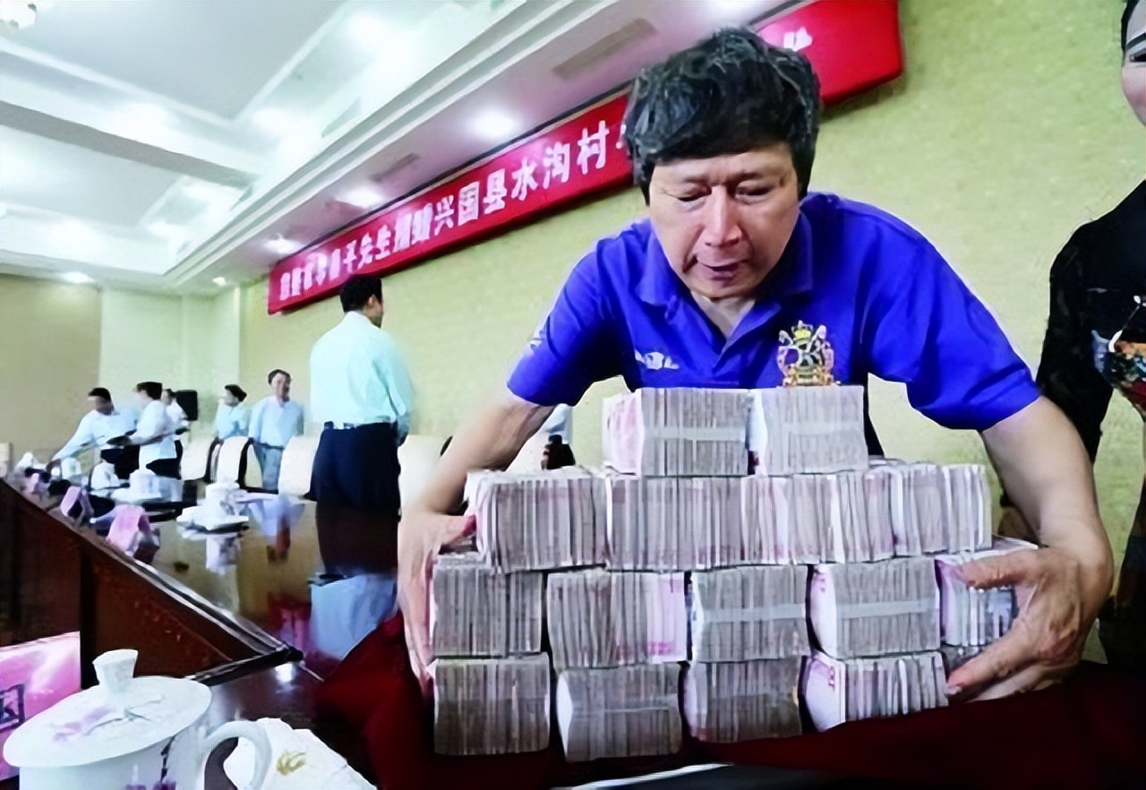 China's No. 1 Soft Rice Man: Being a son's lover for a 38-year-old rich ...