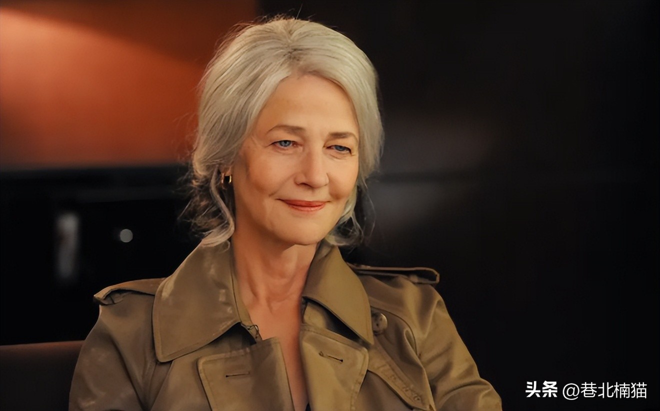 How does the portrayal of the characters in the movie "Flower and Moon