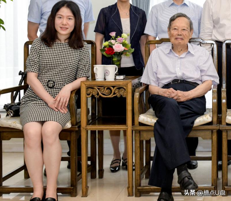 101 Year Old Yang Zhenning And His Wife Showed Up And The Private