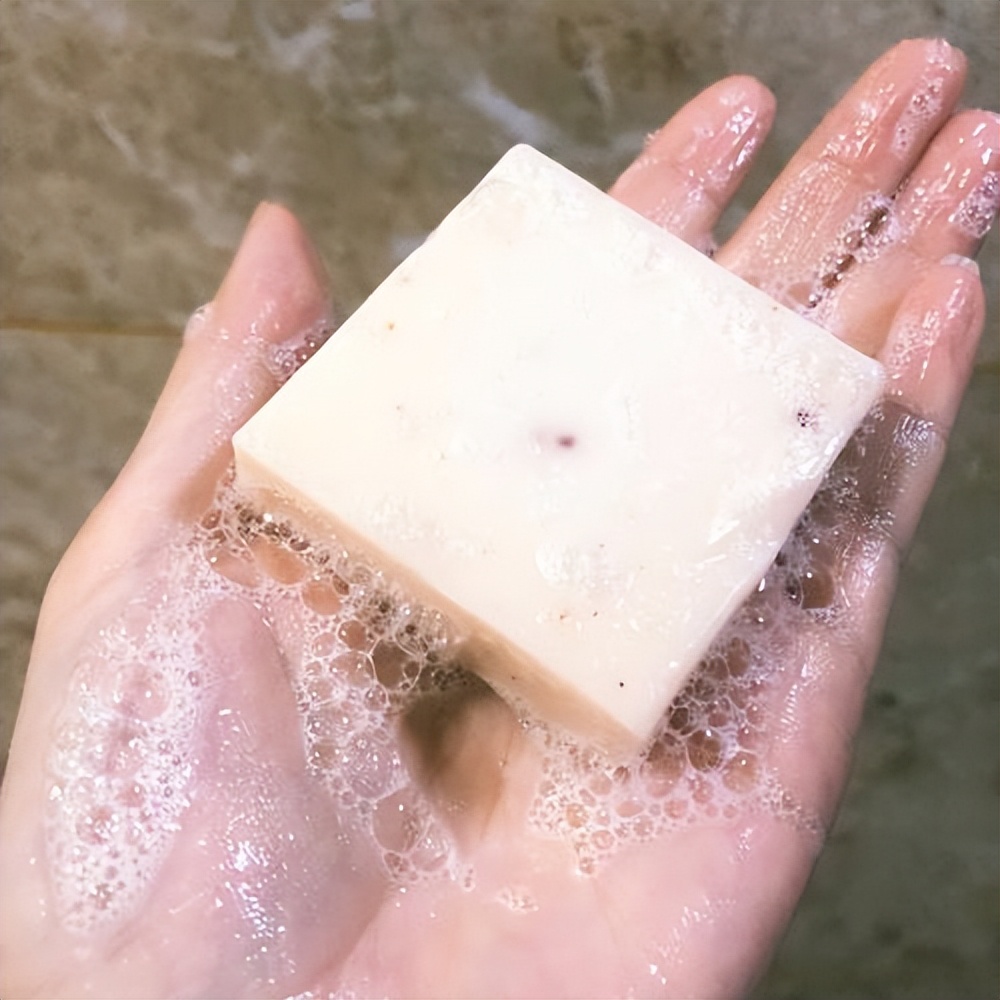Is it better to use soap or shower gel in the shower? Many people have