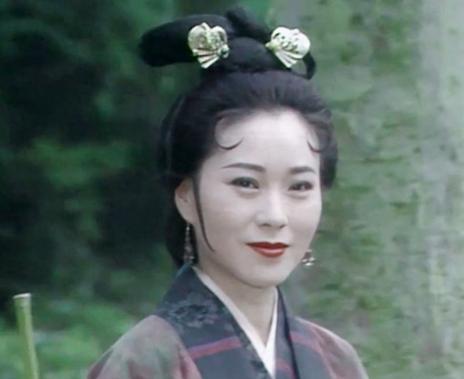 “Huang Rong” Wei Qiuhua turns out to be a star-studded 65th birthday