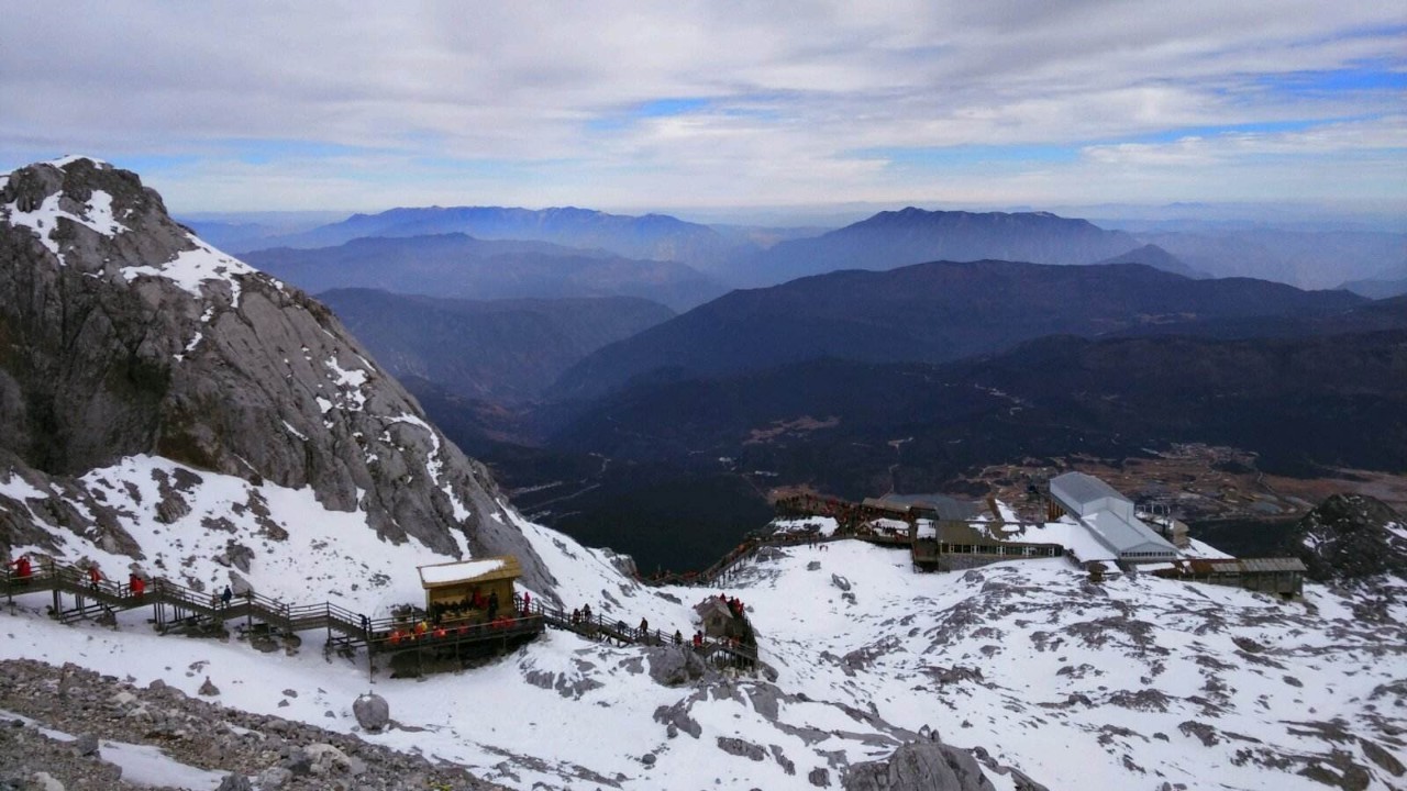 "Flowers, Snow and Moon" in Dali iNEWS
