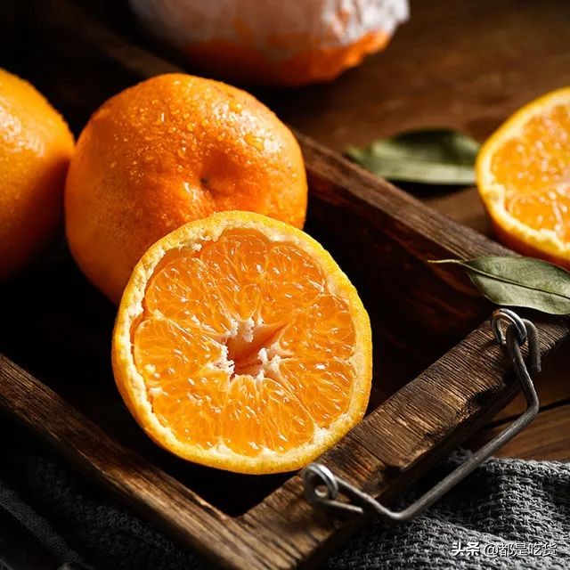 friends!Chunjian rake oranges, which were ripe and put on the shelves a ...