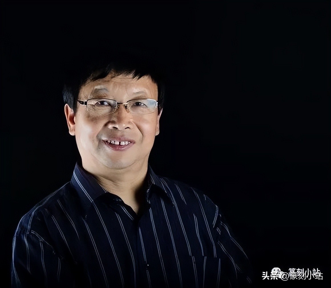 Li Zecheng, a member of the Xiling Seal Society, who is known for his ...