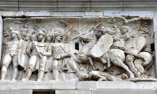 What is the structure and meaning of the Arch of Constantine in ancient ...