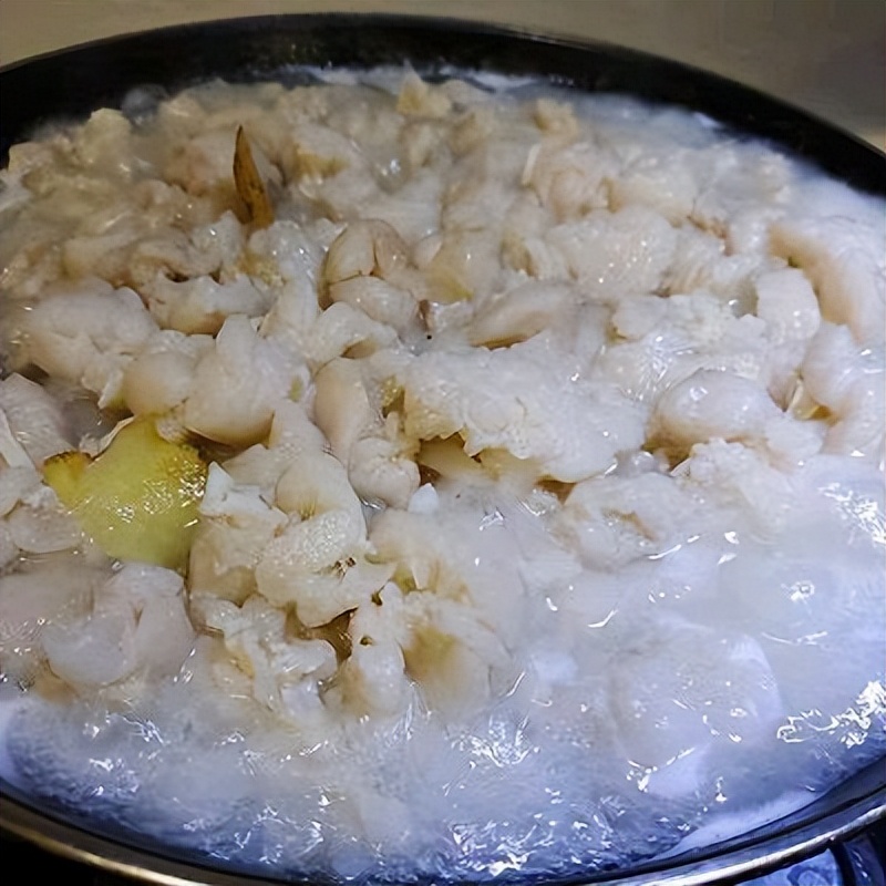 Why do the older generation eat a lot of lard and rarely suffer from