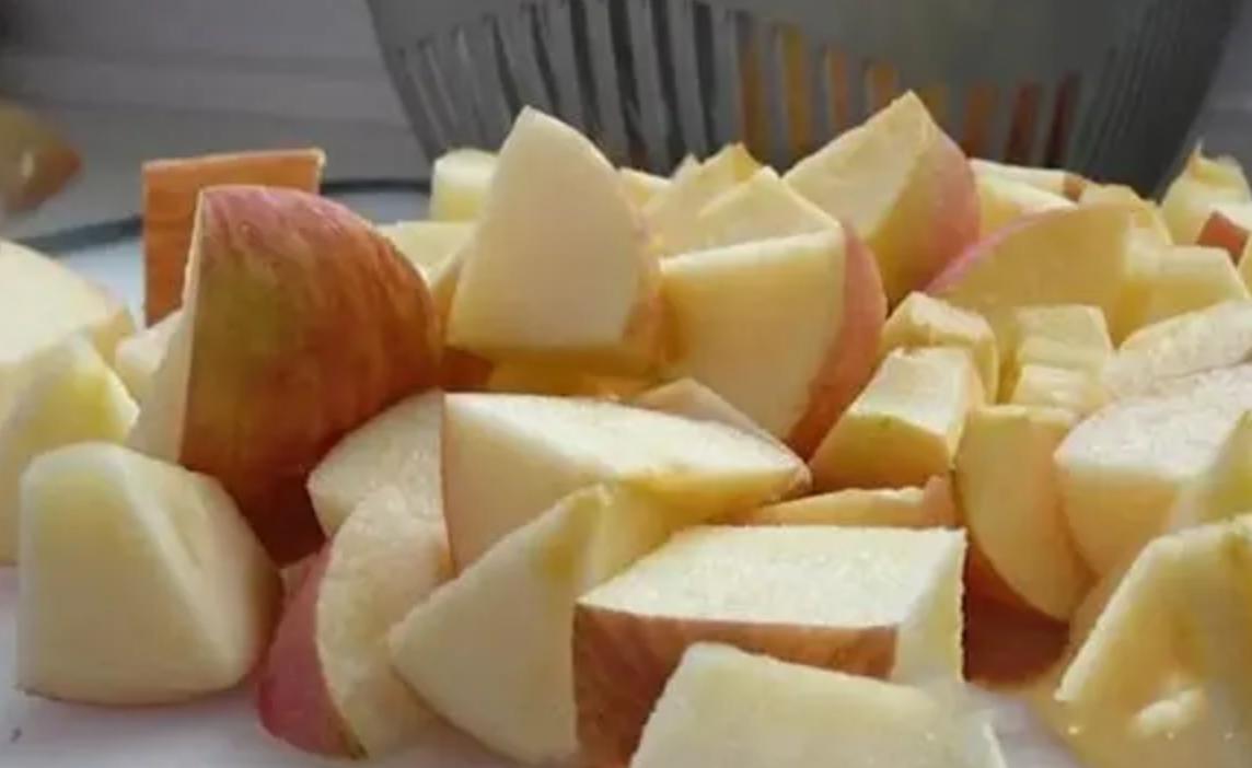 People with bad stomach can eat apples? Is it to help digestion, or