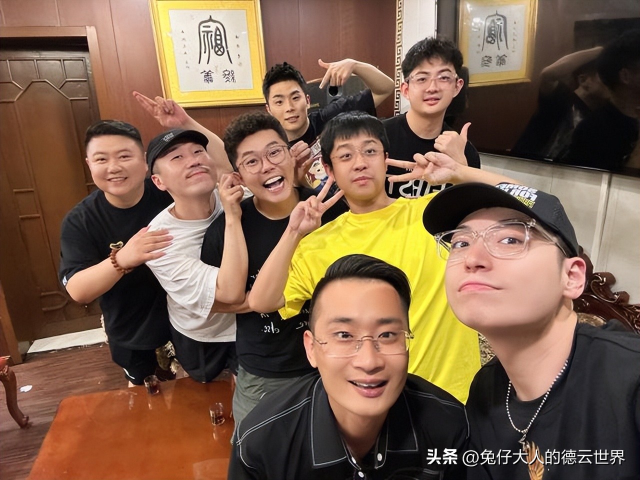 Deyun Club's Zhang Jiunan recorded a variety show, and in order to ...