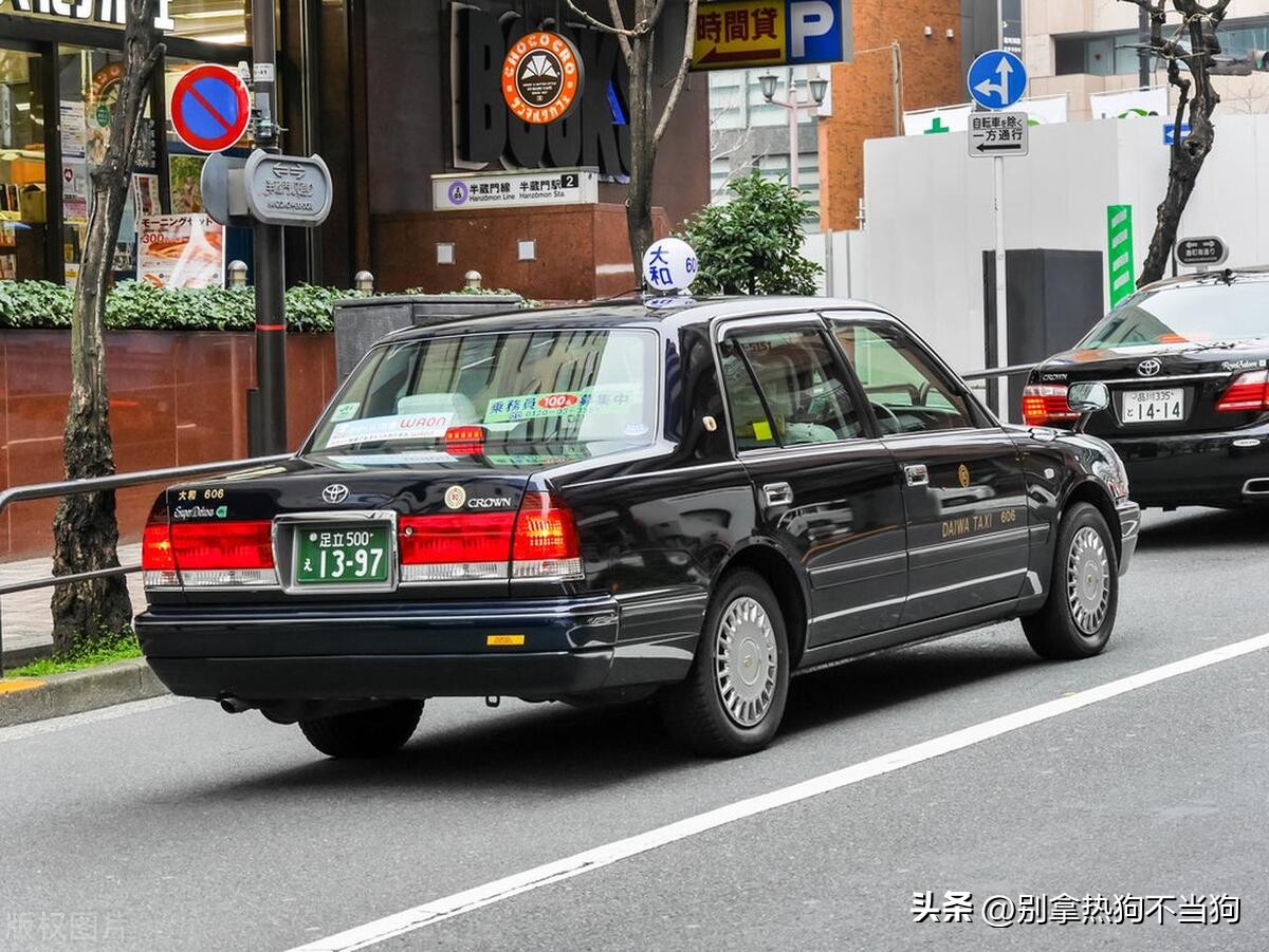 Why is it difficult for online ridehailing to popular in Japan