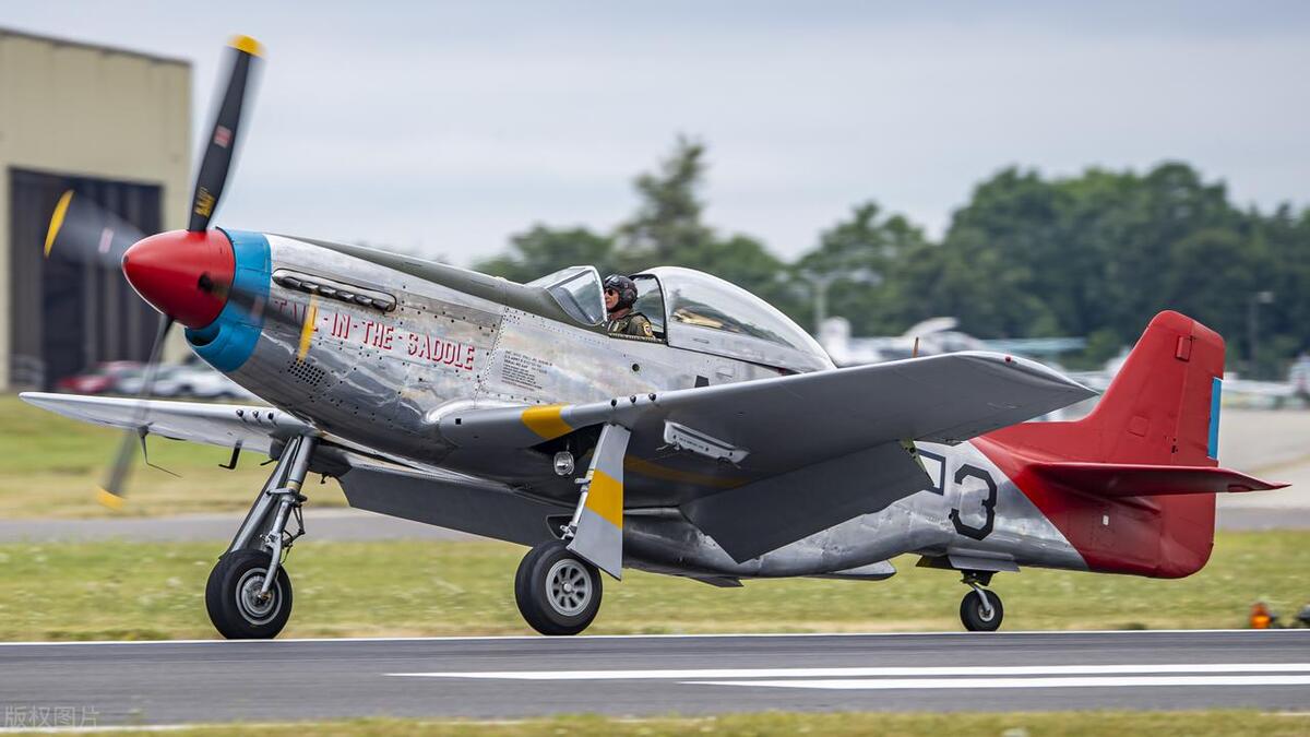 When was the world's first fighter jet invented? iNEWS