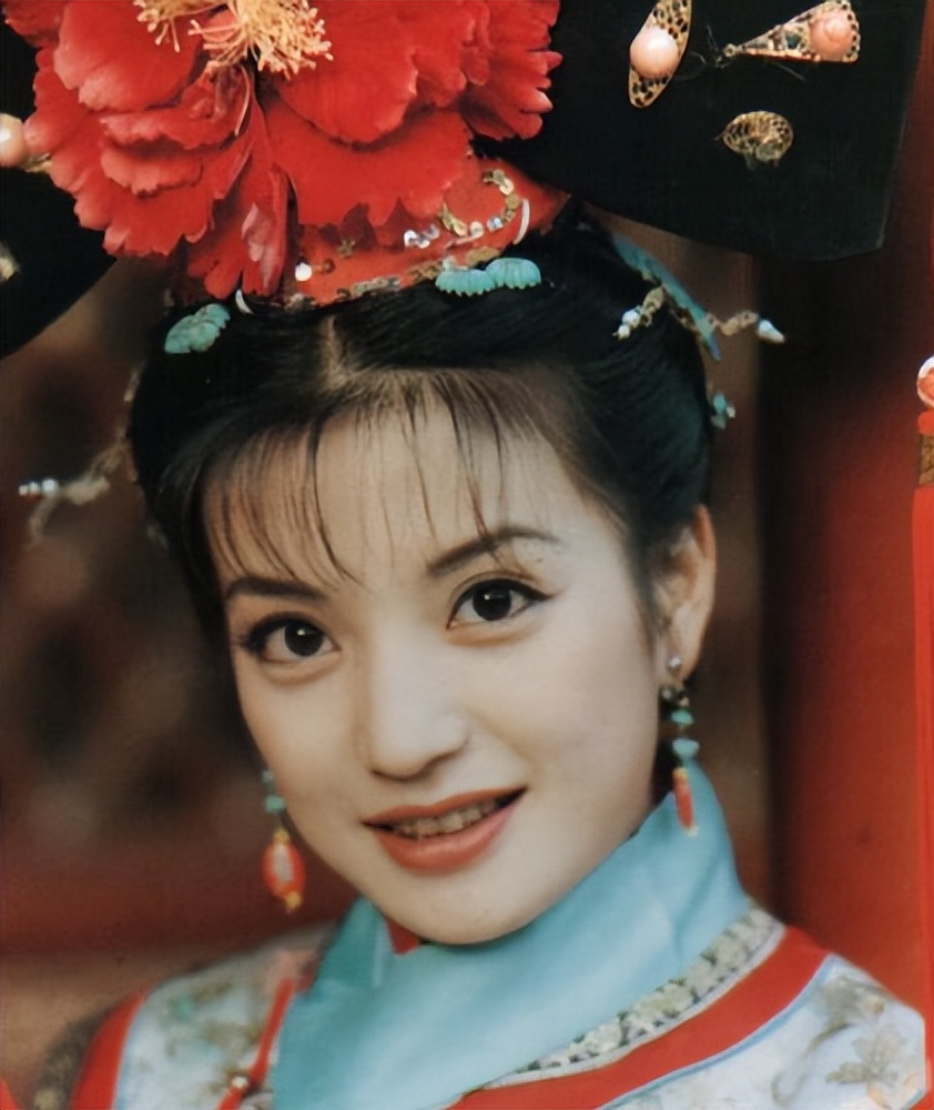 After two years, "Businesswoman" Zhao Wei appeared again, her