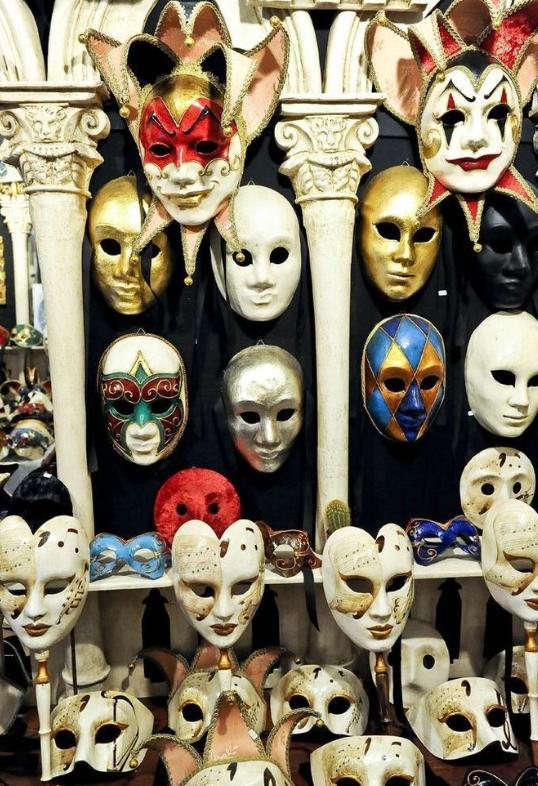 Mysterious Italian masks, the charm of the Venetian Mask Festival, and ...