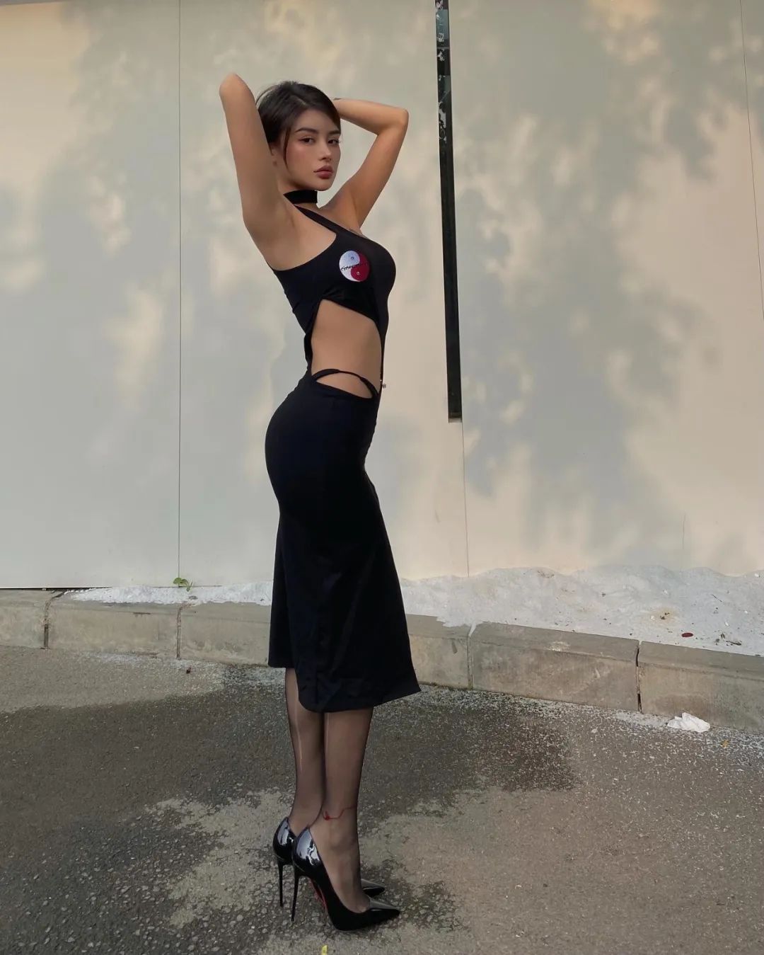 美女網紅家郡呀，獨特氣質，風格大膽，完美身材吸粉146萬- 頭條匯