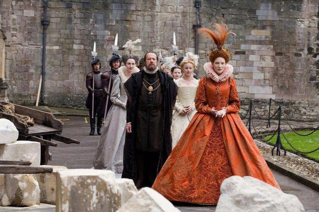 Splendid Queen Queen's Splendid Splendor: Cate Blanchett's Shocking Performance in ...