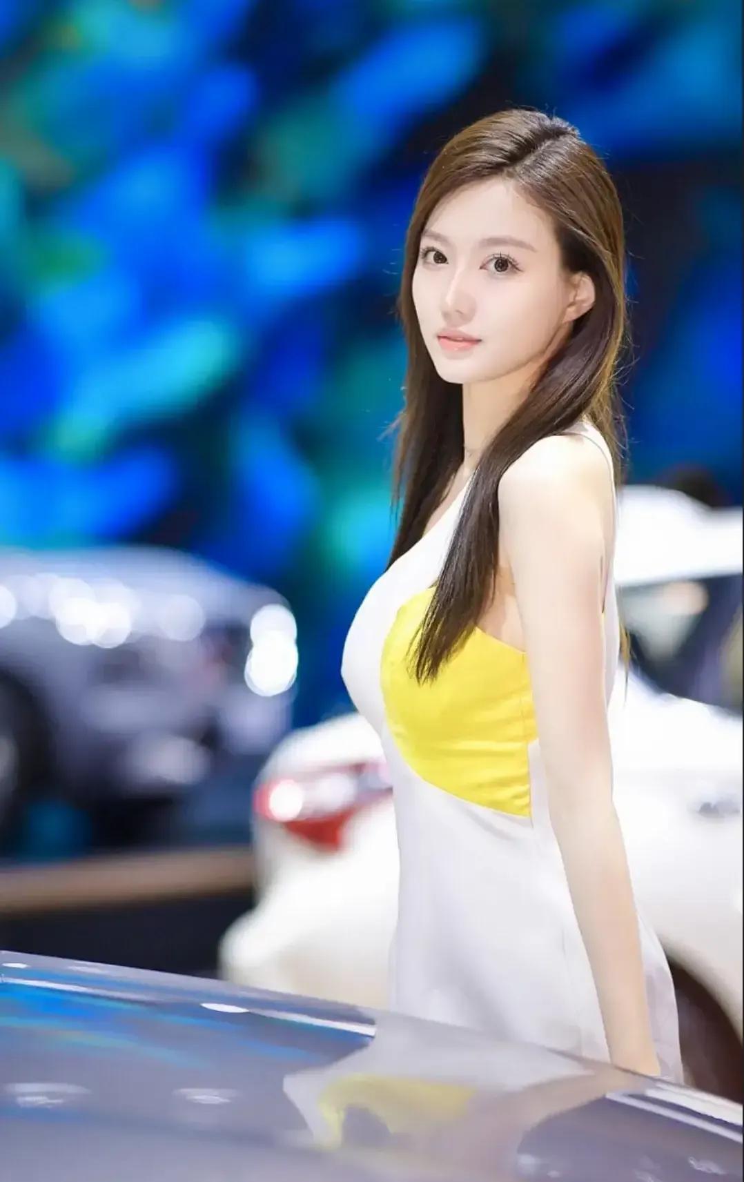 Beautiful car model sharing iMedia