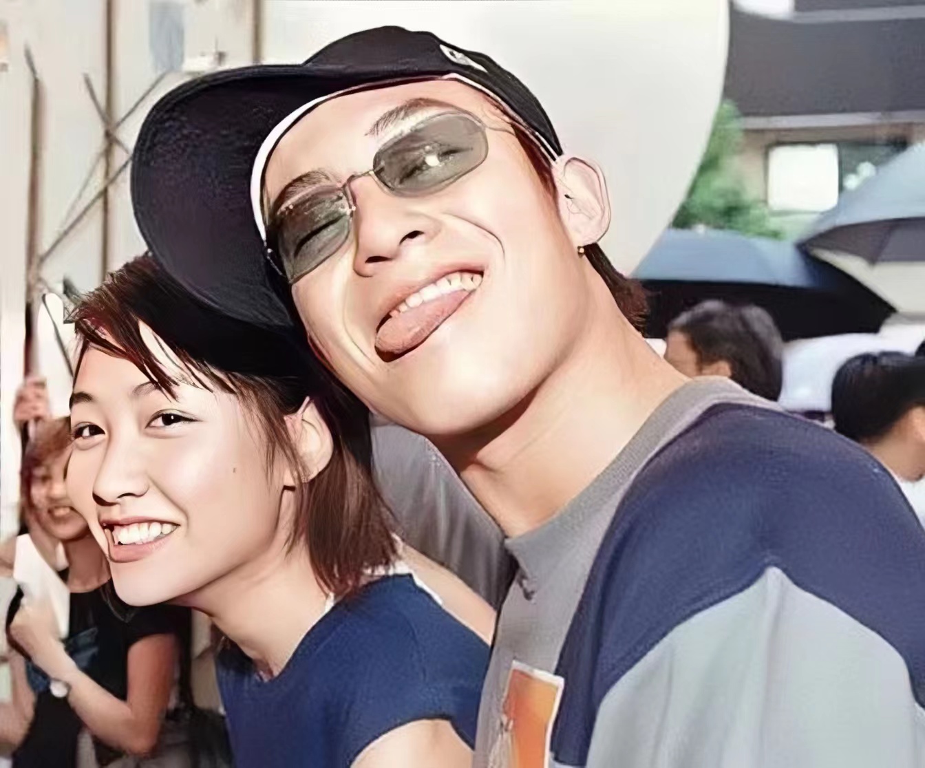 Remember Chen Wenyuan who took pictures with Edison Chen 14 years ago ...