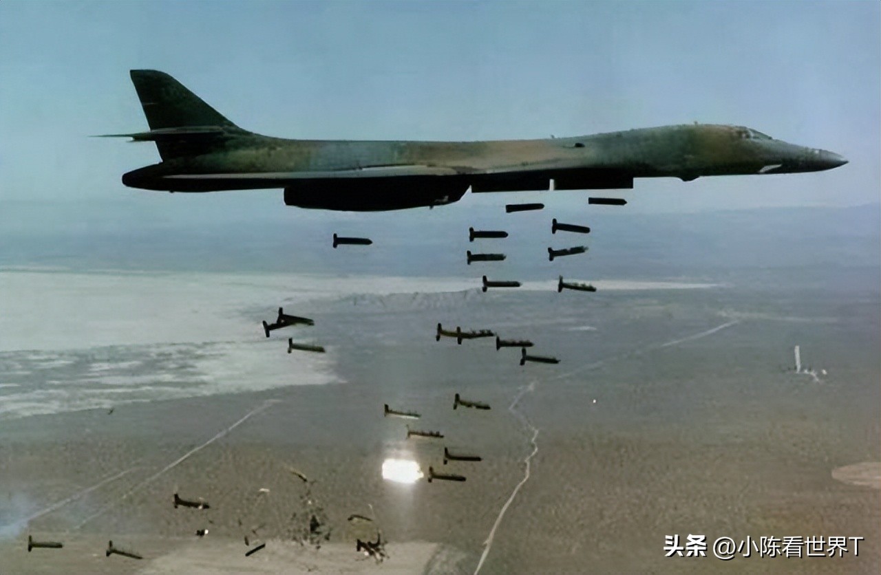 The Ukrainian army began to use cluster bombs to fight! draw ...
