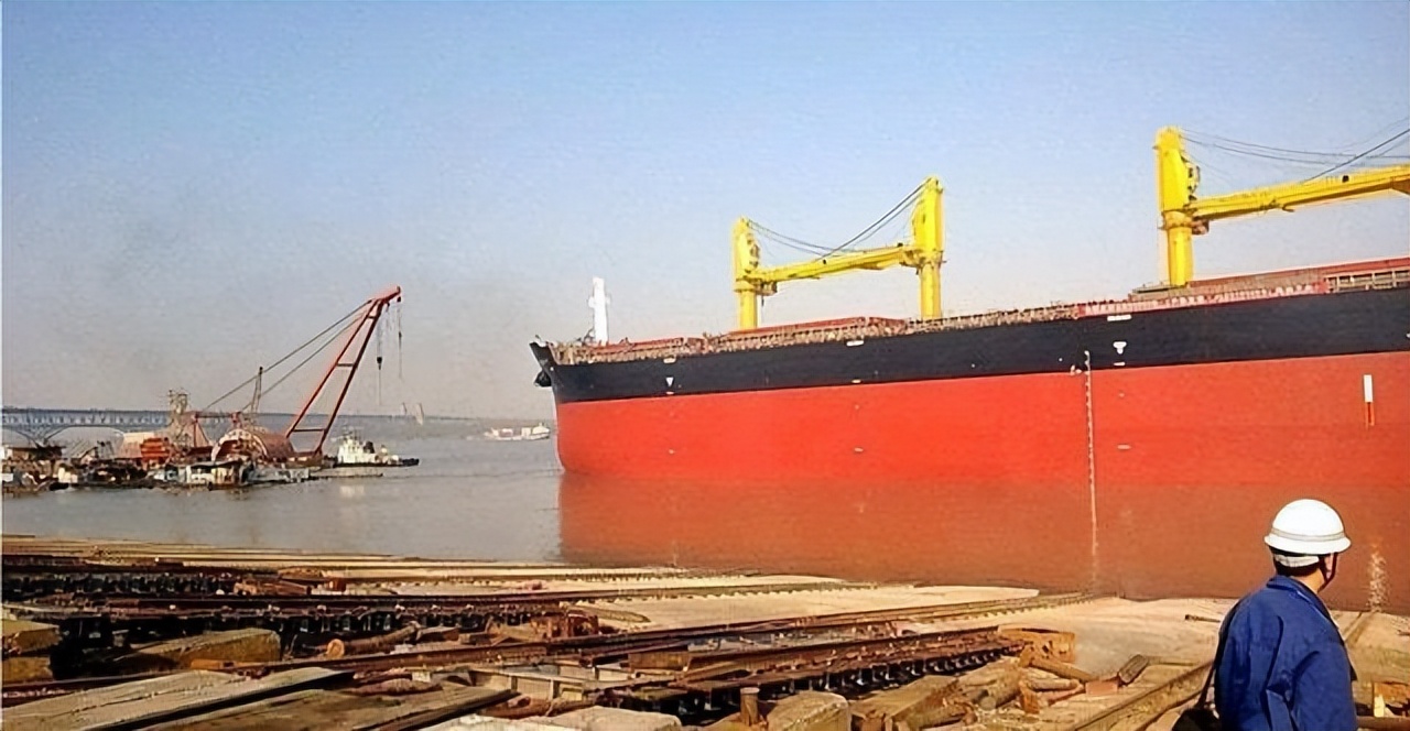 825,000 tons!The largest moving object man has ever built - iNEWS