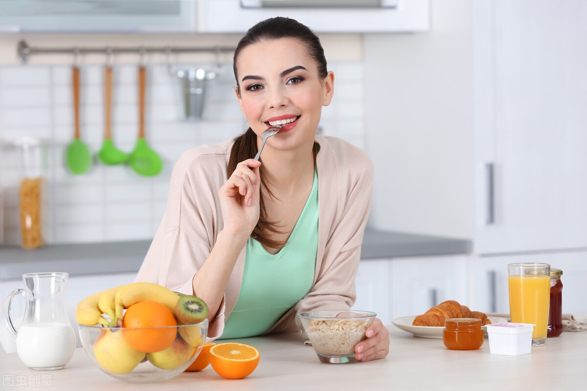 Does drinking milk regularly nourish or hurt the stomach?Can people with poor digestion drink