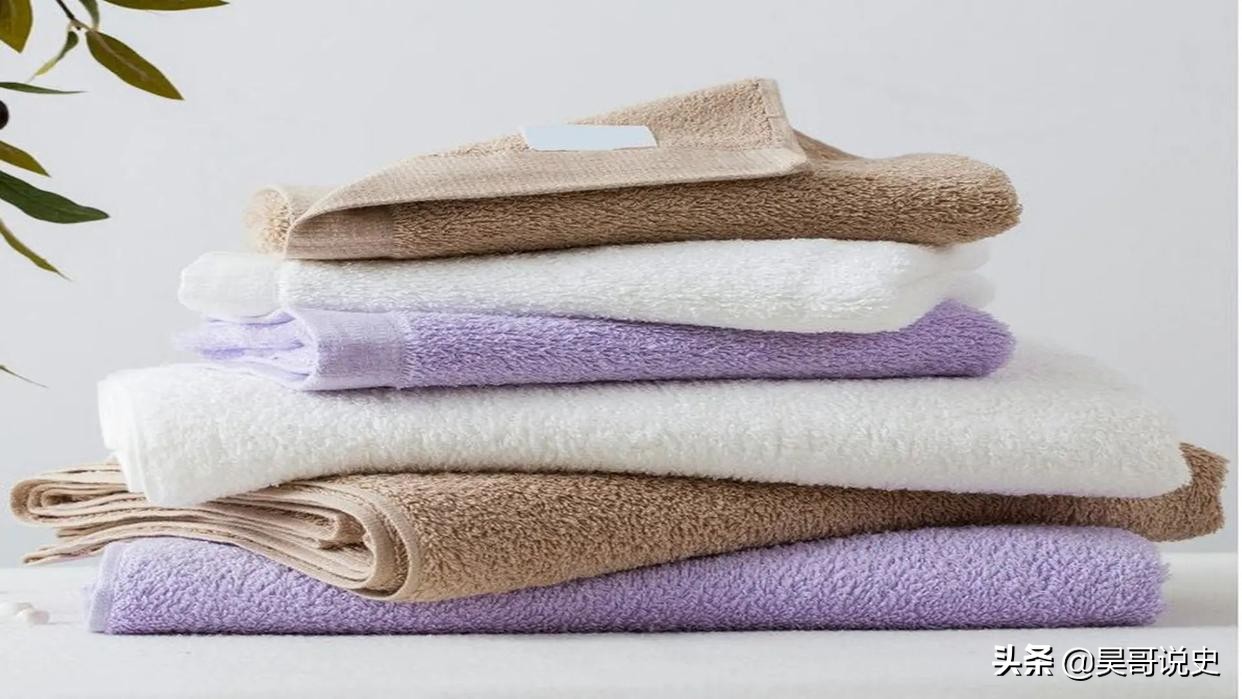 The "sun smell" after drying the quilt comes from the scorched mites