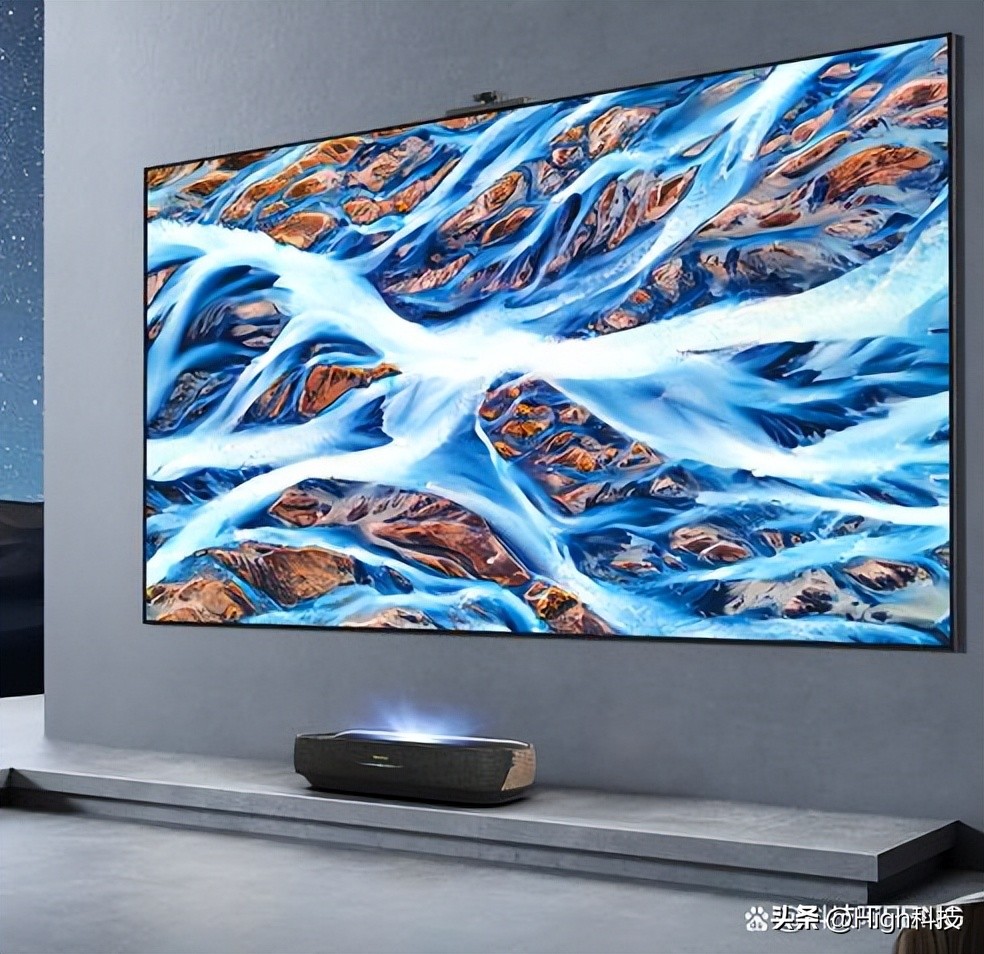 Which is better to choose between laser TV and LCD TV?How about Hisense