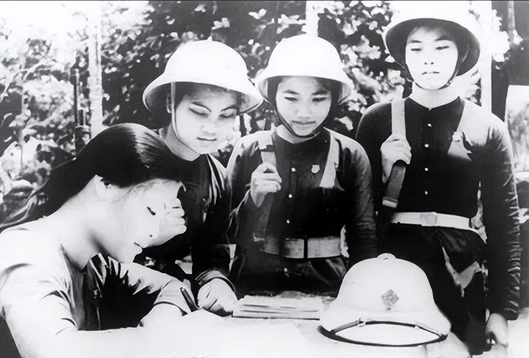 During the Vietnam War, Vietnamese female soldiers would take off their clothes directly when they were captured? What is the reason behind